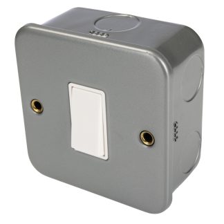 Interruttore luce RS PRO, 10A, 250V, 2 vie, Colore bianco, IP20, Acciaio Metal Clad