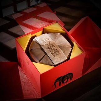 7 pieces, totaling 2800 grams. 2022ye, Bajiaoting Jixiang Banzhang Laobanzhang, 400 grams of raw tea Yunnan Raw Puer Tea Cake Chinese Pu Erh Black Tea Yunnan Pu er Raw Tea